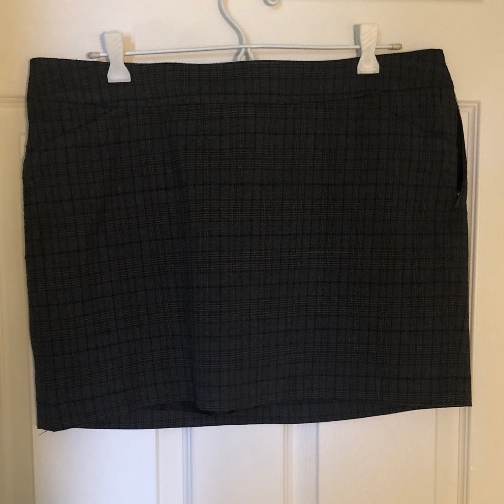 Smart Set Short Plaid Grey Miniskirt for Office Wear, Dinners, etc.